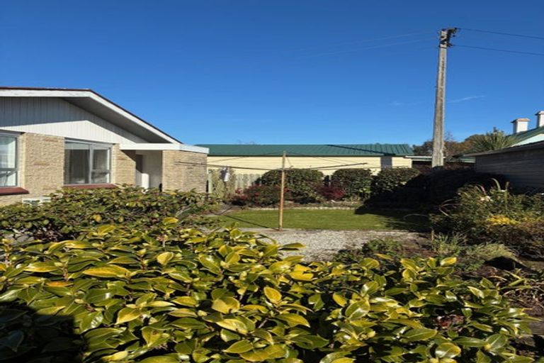 Photo of property in 2/12 Chaucer Street, Milton, 9220