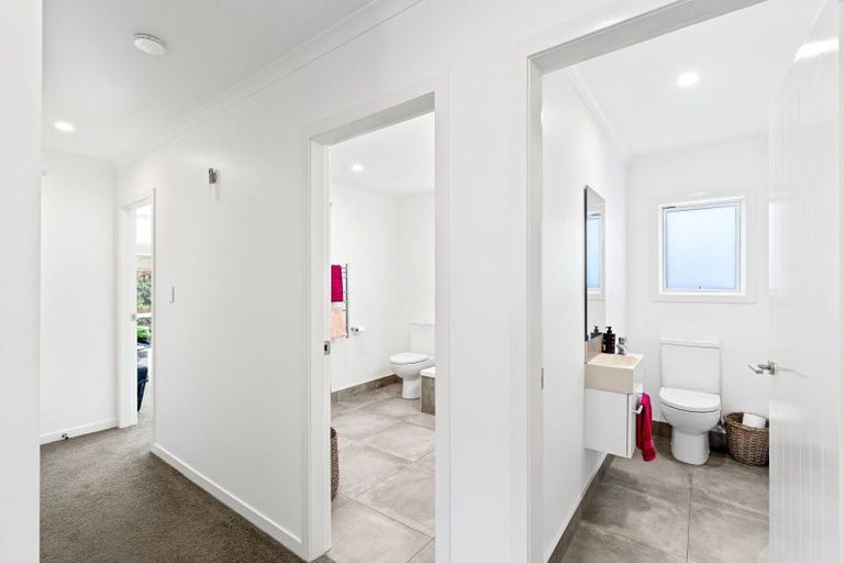 Photo of property in 12 Sussex Street, Levin, 5510