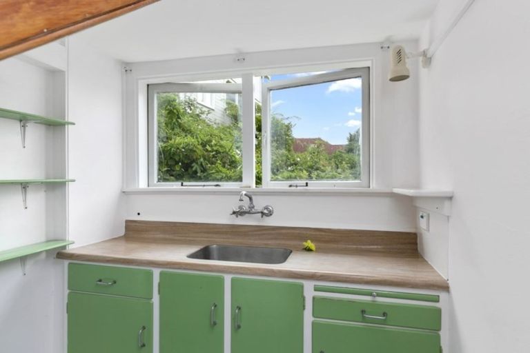 Photo of property in 88 Rolleston Street, Mount Cook, Wellington, 6021