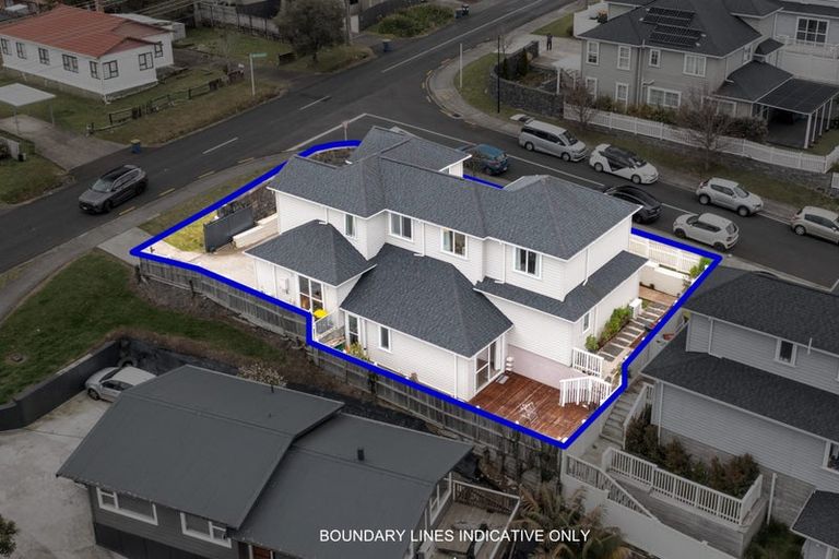 Photo of property in 2 Bela Vista Boulevard, Swanson, Auckland, 0614