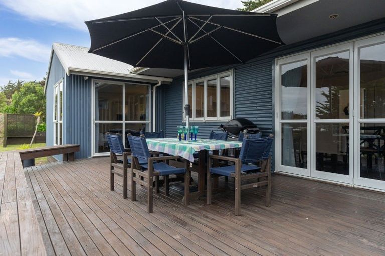 Photo of property in 208 Park Avenue, Waitarere Beach, Levin, 5510