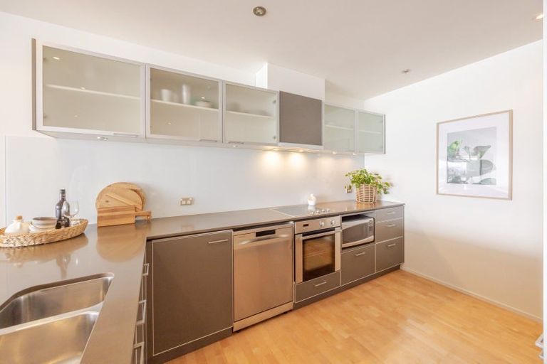 Photo of property in 407/7 Humber Street, Pandora, Napier, 4110
