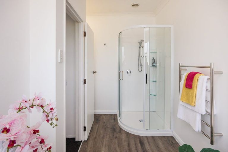 Photo of property in 36 Winston Avenue, Hokowhitu, Palmerston North, 4410