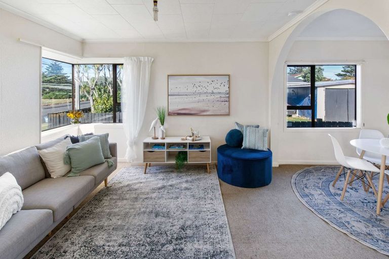 Photo of property in 1 Manuka Street, Castlecliff, Whanganui, 4501