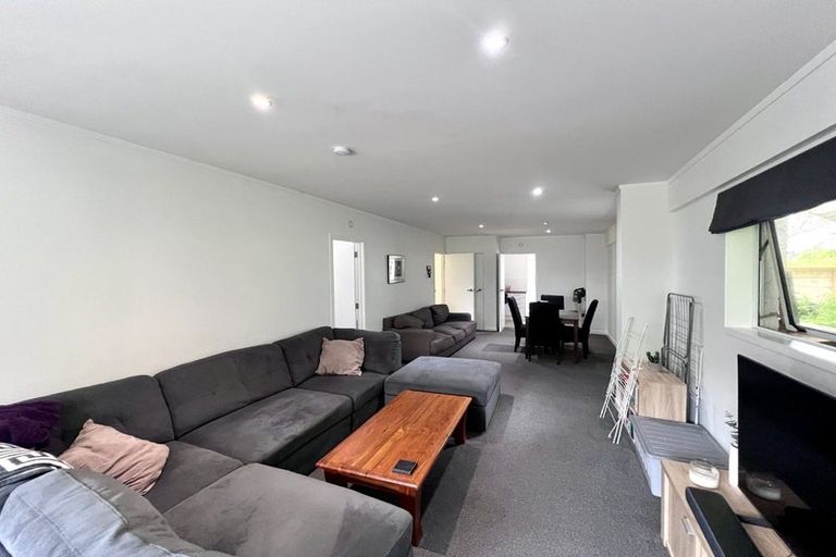 Photo of property in 6 Amorino Drive, Red Beach, 0932