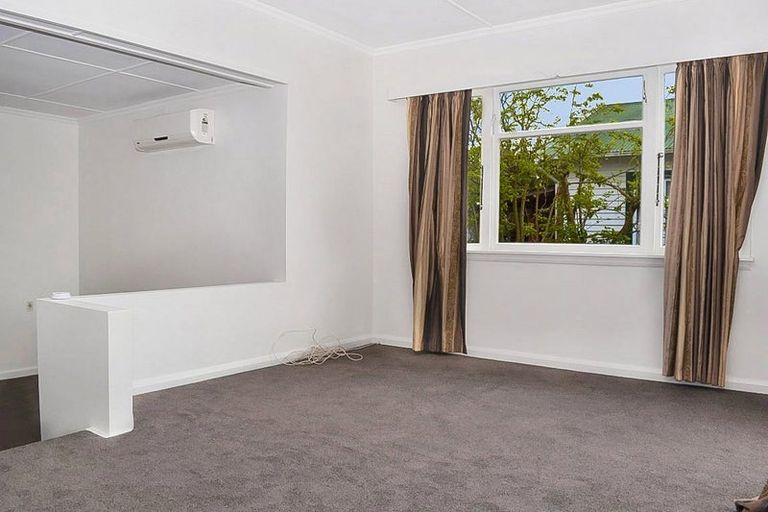 Photo of property in 34 Shamrock Street, Takaro, Palmerston North, 4412
