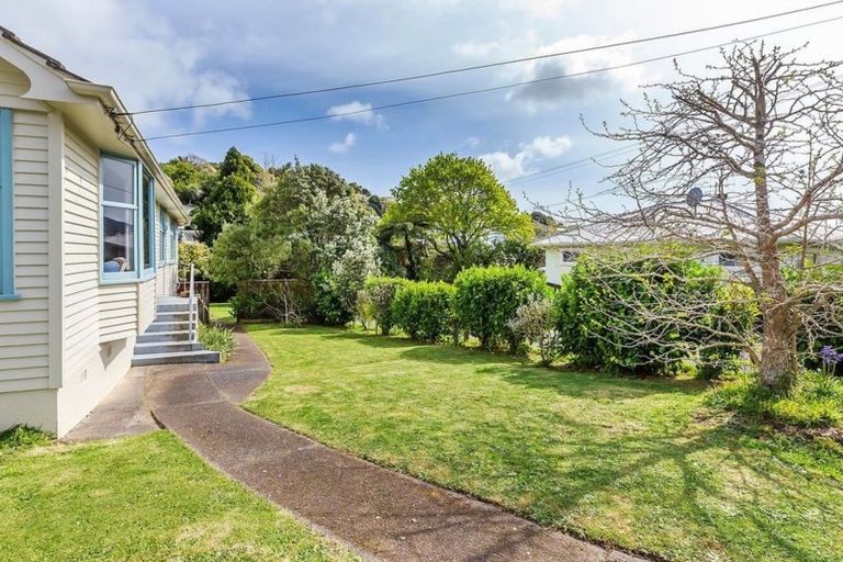 Photo of property in 14 Pembroke Street, Tawa, Wellington, 5028