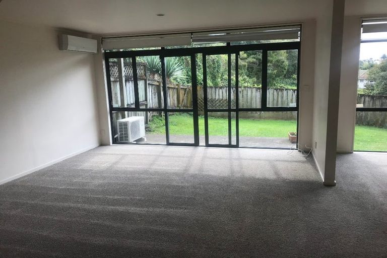 Photo of property in 8/61a Birkdale Road, Birkdale, Auckland, 0626