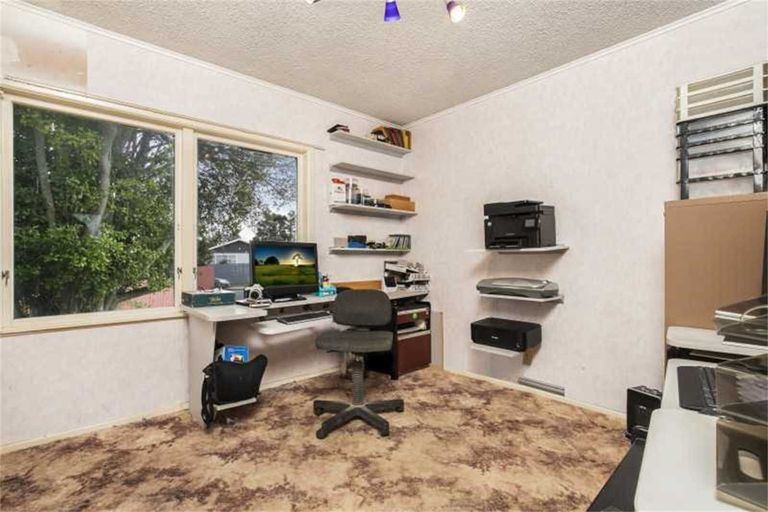 Photo of property in 24 President Avenue, Papakura, 2110