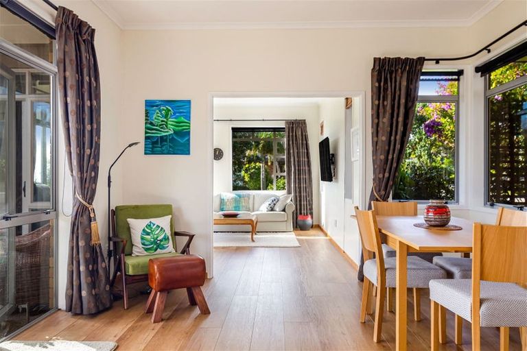 Photo of property in 10 Seamount Drive, Red Beach, 0932