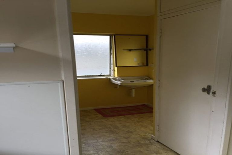 Photo of property in 31 Brixham Way, Newtown, Wellington, 6021