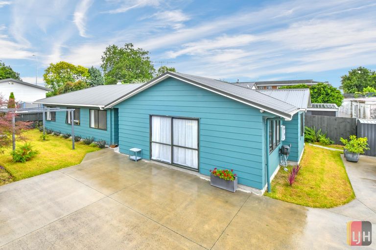 Photo of property in 19c Railway Street West, Papakura, 2110