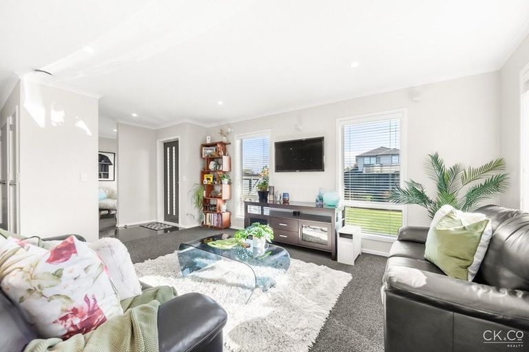 Photo of property in 3 Macdiarmid Place, Waiwhetu, Lower Hutt, 5010