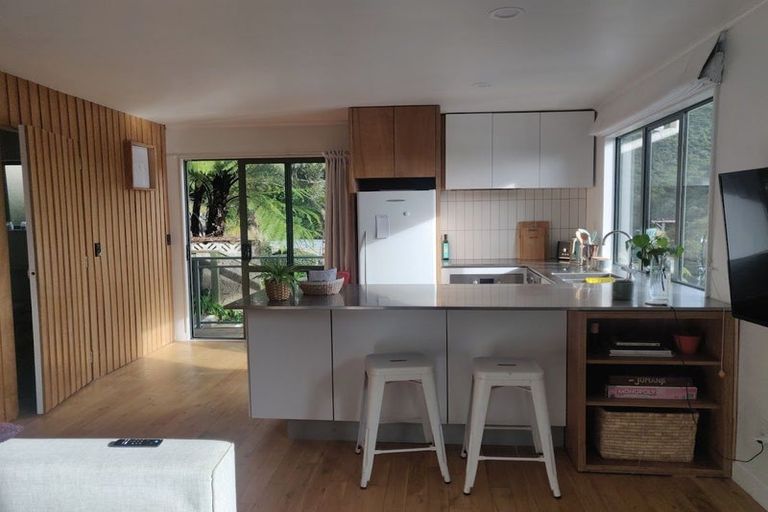 Photo of property in 33 Versailles Street, Karori, Wellington, 6012