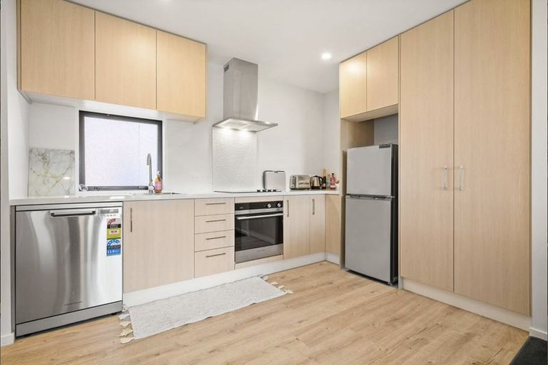 Photo of property in 2/66 Innes Road, St Albans, Christchurch, 8052