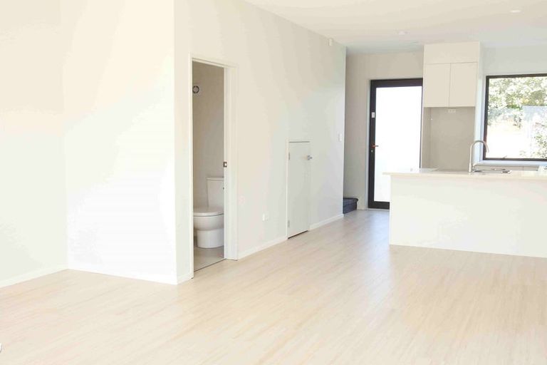 Photo of property in 2/15 Rush Place, Mangere, Auckland, 2022