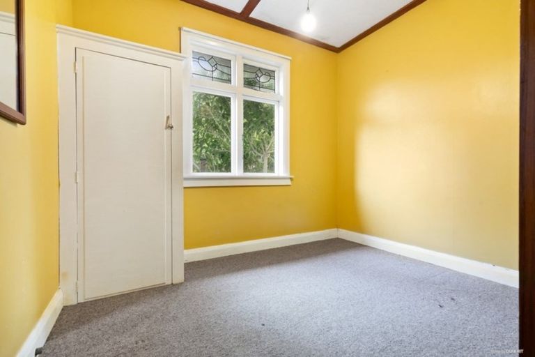 Photo of property in 54 Severn Street, Island Bay, Wellington, 6023