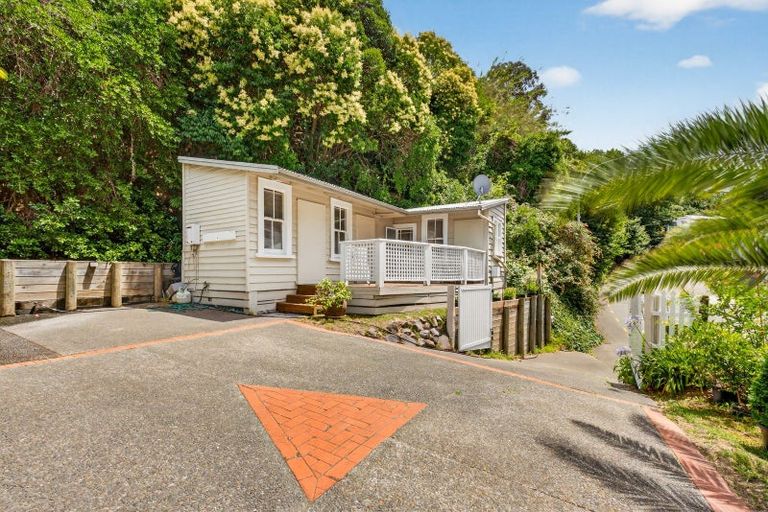 Photo of property in 10 Milton Road, Bluff Hill, Napier, 4110