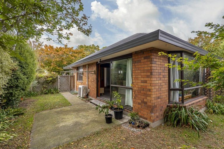 Photo of property in 37 Jennifer Street, Bryndwr, Christchurch, 8053