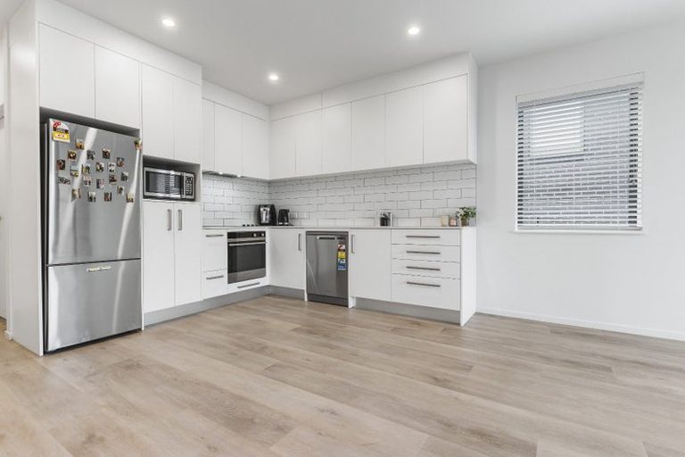 Photo of property in 25 Potter Avenue, Northcote, Auckland, 0627