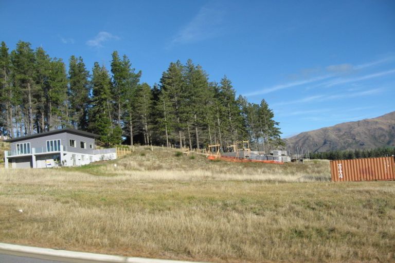 Photo of property in 10 Bovett Place, Wanaka, 9305