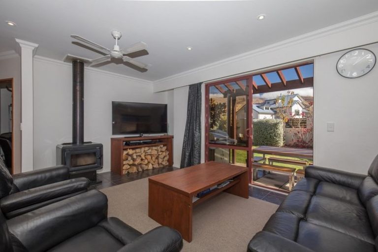 Photo of property in 71 Kings Drive, Wanaka, 9305