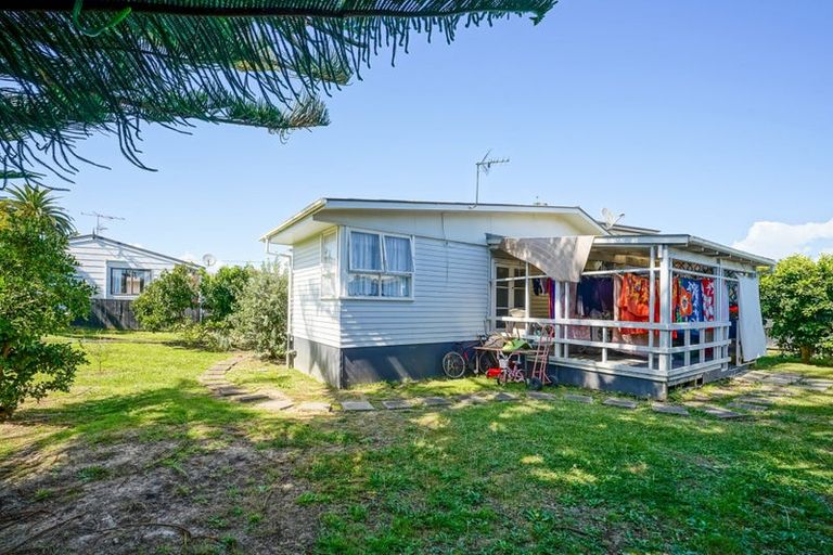 Photo of property in 52 Robertson Road, Favona, Auckland, 2024