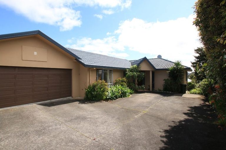 Photo of property in 7a Roberts Road, Glenfield, Auckland, 0629