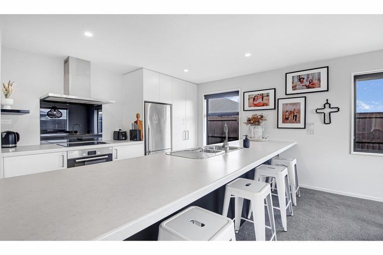 Photo of property in 5 Grasmere Close, Rangiora, 7400