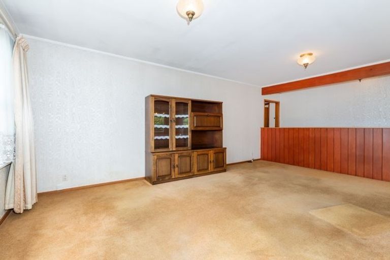 Photo of property in 2 Sunvue Road, Glen Eden, Auckland, 0602