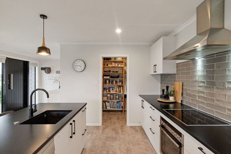 Photo of property in 19 Rose Leigh Drive, Cambridge, 3434