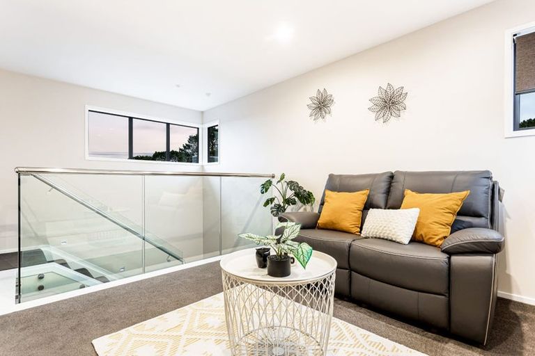 Photo of property in 60 Pohutukawa Parade, Riverhead, 0820