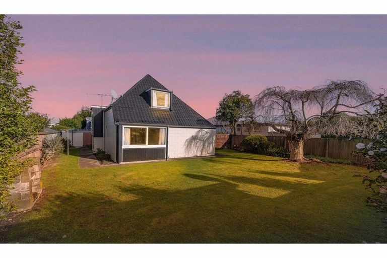 Photo of property in 38 Reynolds Avenue, Bishopdale, Christchurch, 8053