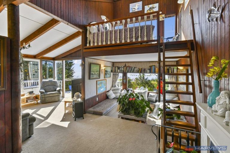 Photo of property in 211 Howard Road, Orere Point, Papakura, 2585