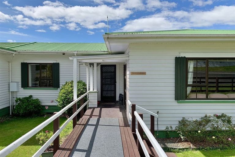 Photo of property in 16 Wallace Road, Waipukurau, 4200