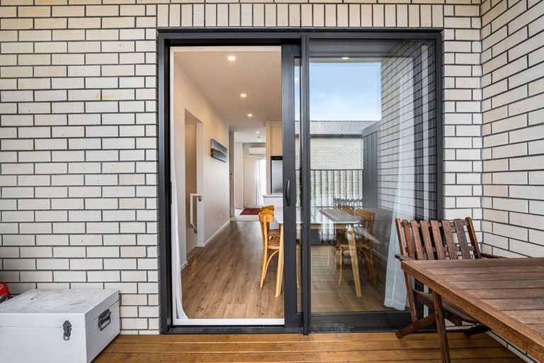 Photo of property in 2/28 Westgate Drive, Westgate, Auckland, 0614