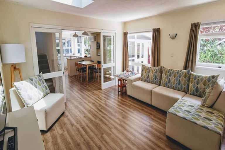 Photo of property in 14 Totara Grove, Hillcrest, Auckland, 0627