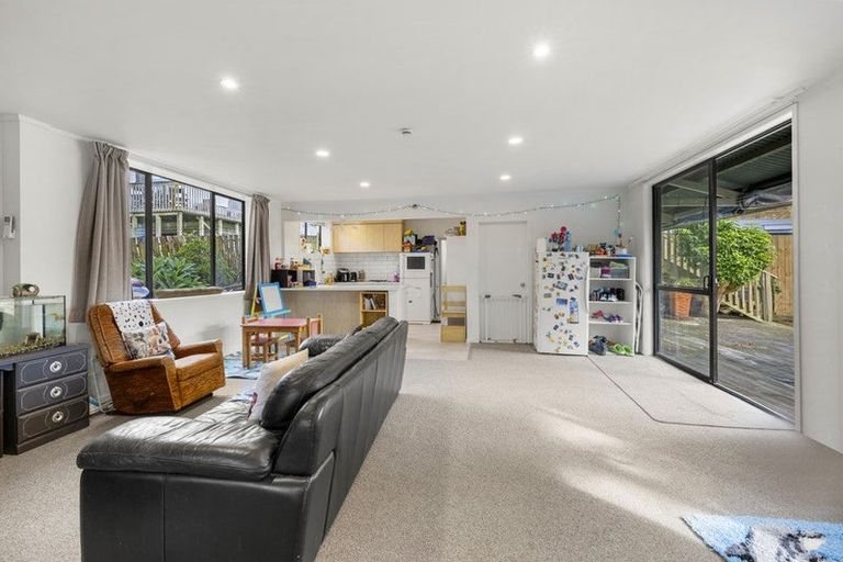 Photo of property in 6 Helen Place, Raglan, 3225