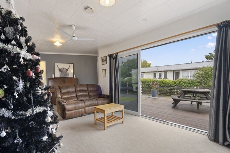 Photo of property in 21 Oberon Street, Stratford, 4332