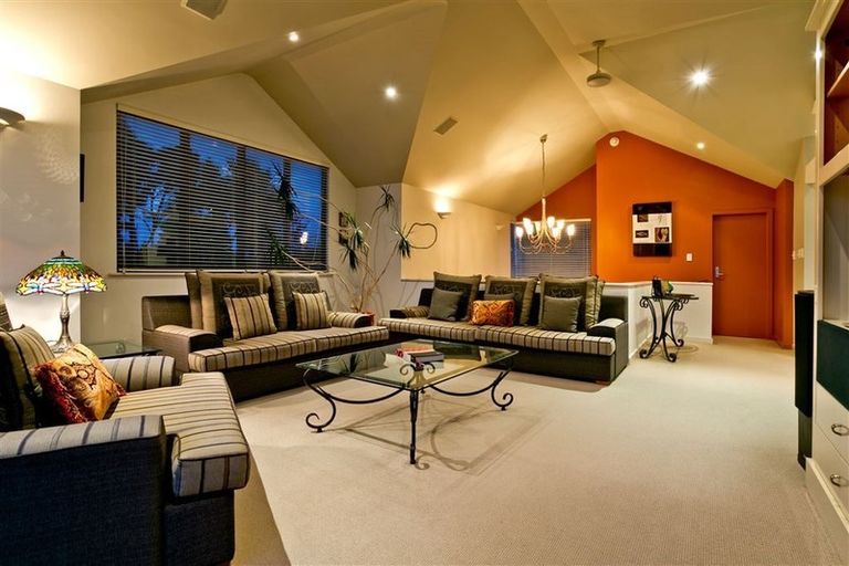 Photo of property in 16 Mayall Avenue, Beach Haven, Auckland, 0626