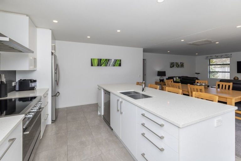 Photo of property in 14 Fiesta Grove, Raumati Beach, Paraparaumu, 5032