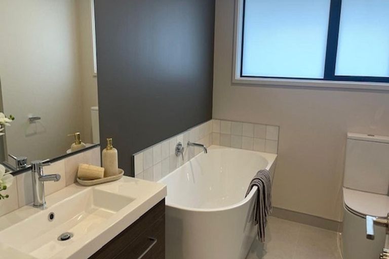 Photo of property in 9 Williams Road, Hobsonville, Auckland, 0618
