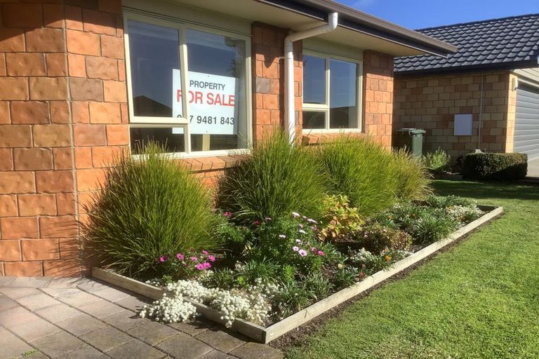 Photo of property in Henry Russell Estate, 21/36 Belgrove Drive, Waipukurau, 4200