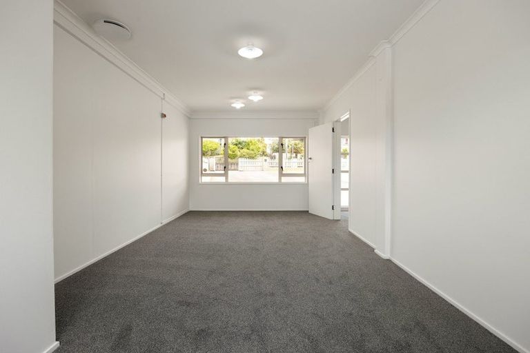Photo of property in 15 Priscilla Crescent, Melville, Hamilton, 3206