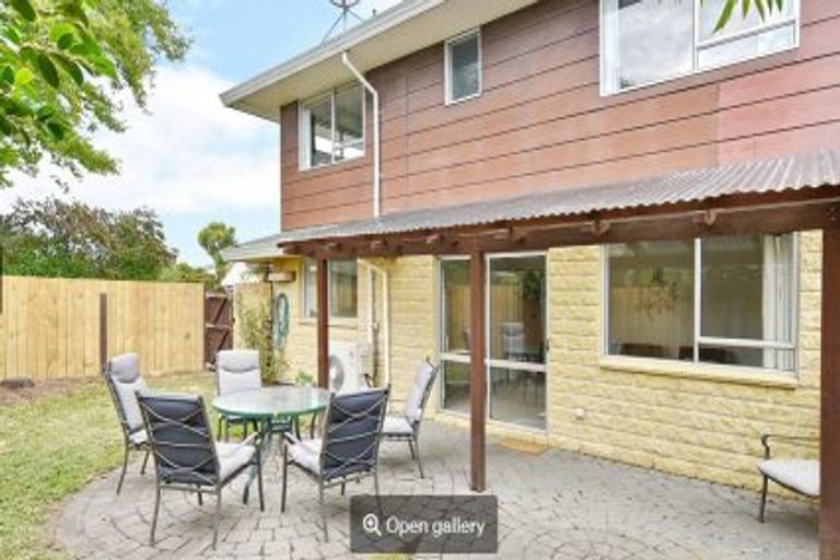 Photo of property in 10 Rachel Place, Avonhead, Christchurch, 8042