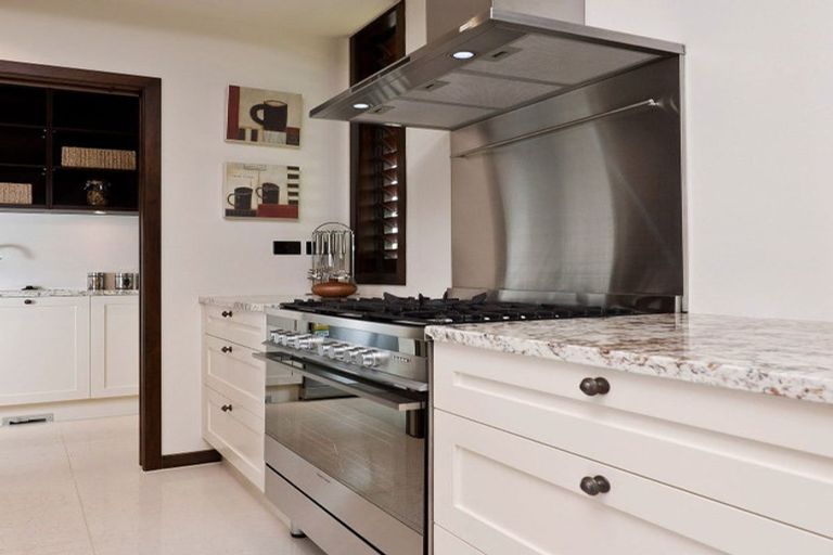 Photo of property in 32 Youngs Road, Papakura, 2110