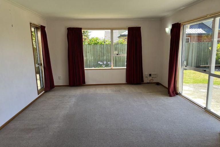Photo of property in 3 Claverley Gardens, Avonhead, Christchurch, 8042