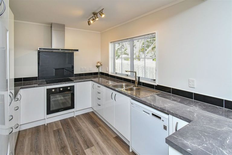 Photo of property in 2/2 Tampin Road, Hillpark, Auckland, 2102