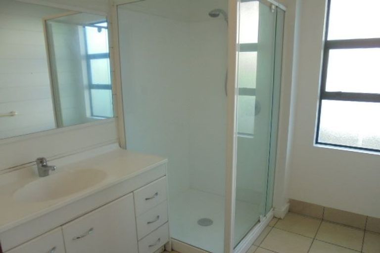 Photo of property in Te Awhina Apartments, 18/22u Sussex Street, Mount Cook, Wellington, 6021