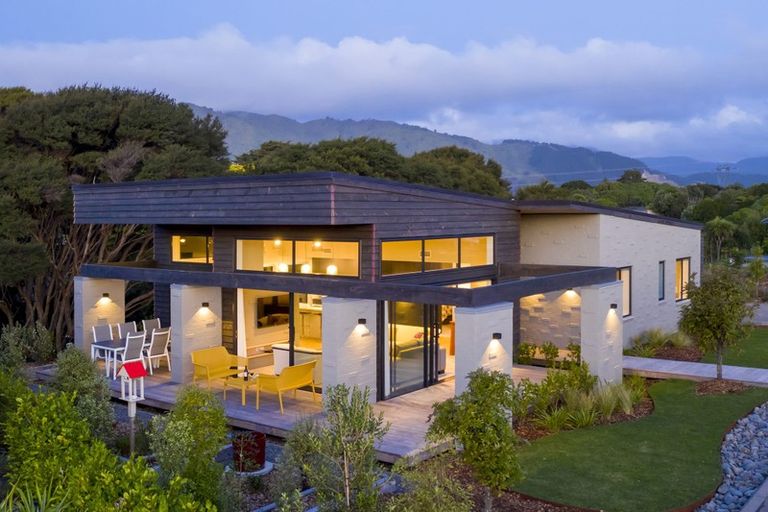 Photo of property in 4 Kanuka Close, Waikanae, 5036